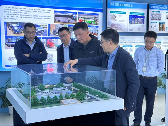 PetroChina Shanghai Sales General Manager Zhang Ning visits Sunwise — original image