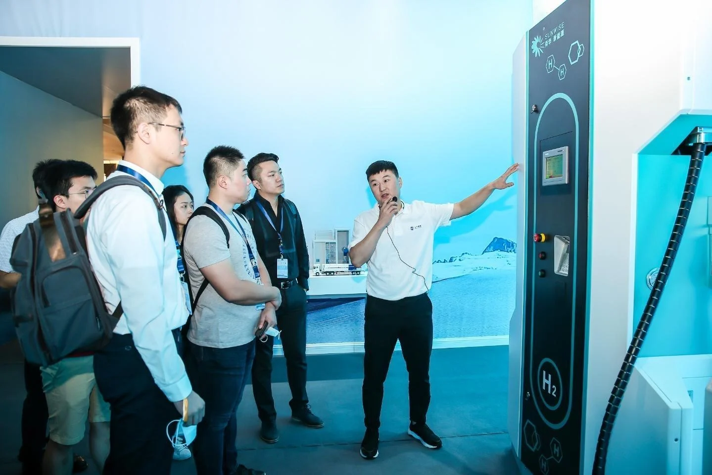 Sunwise attends the SAIC MAXUS EUNIQ 7 launch — original image