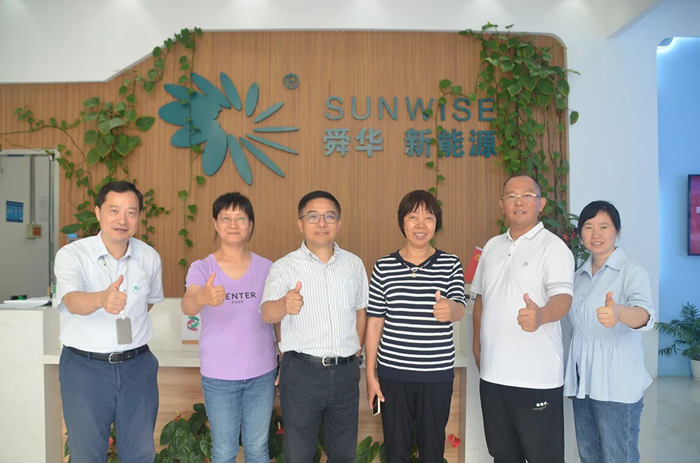 Xie Lirong of Xinjiang University's School of Electrical Engineering visits Sunwise — original image