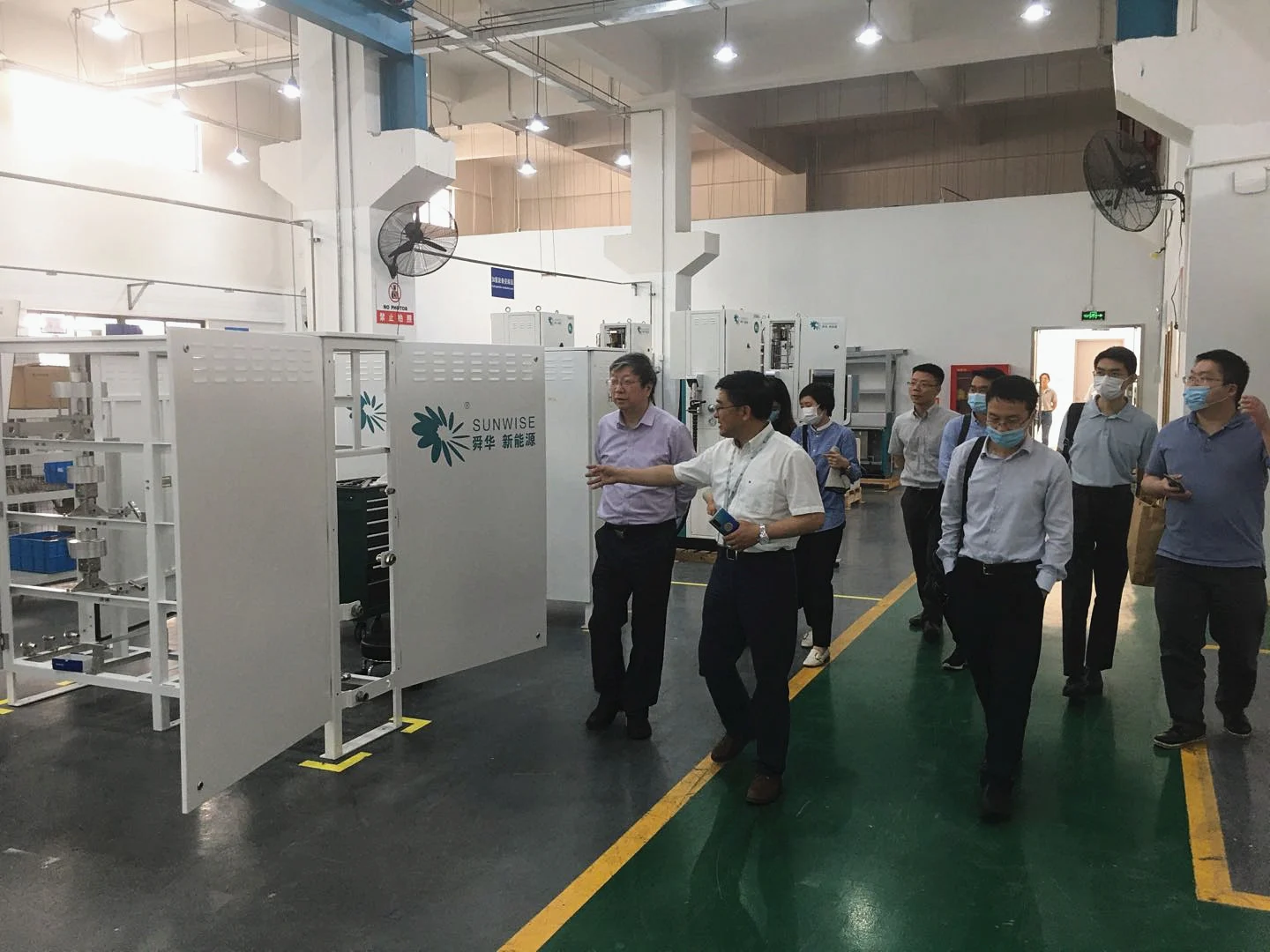 Shanghai Development and Reform Commission Deputy Director Zhou Qiang visits Sunwise — original image