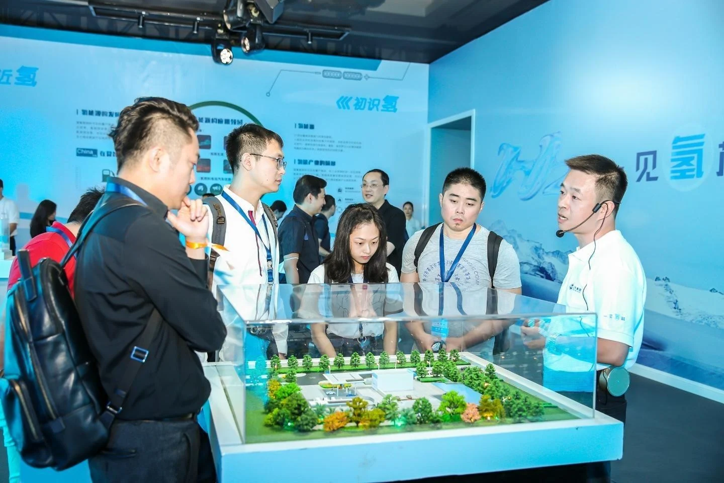 Sunwise attends the SAIC MAXUS EUNIQ 7 launch — original image