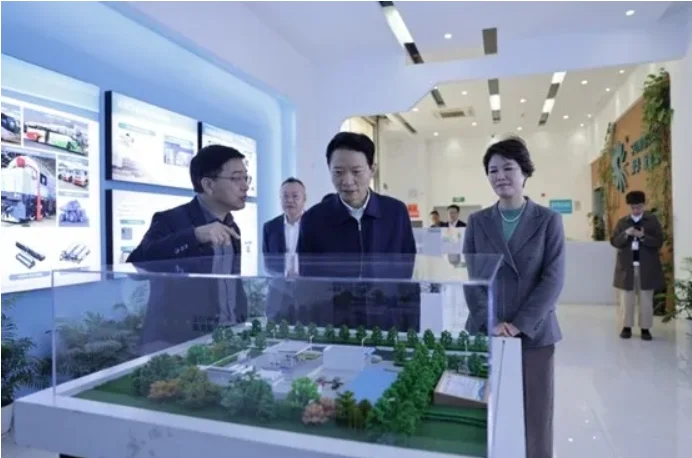 Lu Fangzhou leads a delegation to Sunwise — original image
